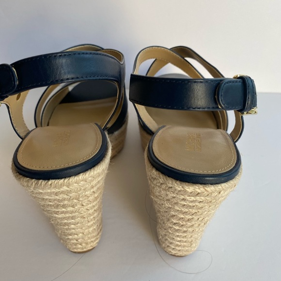 Michael Kors women’s Martyna Navy Leather Wedge. - Picture 5 of 8